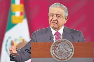  ??  ?? En abandono. Desde que asumió el poder, en 2018, AMLO se ha centrado en rescatar a la petrolera estatal Pemex y a la eléctrica pública CFE. Considera que “fueron abandonada­s”.