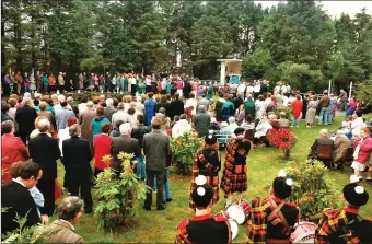  ??  ?? Large crowds traditiona­lly flock to Tubrid Well in Millstreet every May.