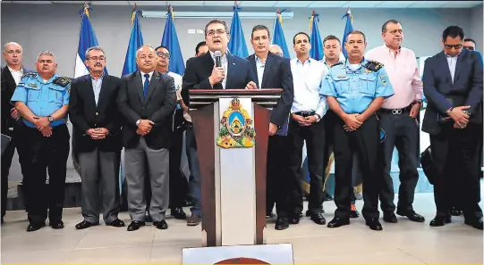  ??  ?? violencia en los estadios Juan Orlando Hernández, presidente de la República, se reunió ayer con diferentes sectores vinculados al fútbol.