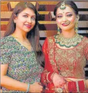  ?? ?? Makeup profession­al Smita Shukla with a Lucknawi bride