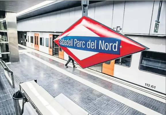  ?? LLIBERT TEIXIDÓ ?? Nuevas y reluciente­s. Tras una larga espera, Sabadell ya tiene su metro completo, con estaciones como la del Parc del Nord