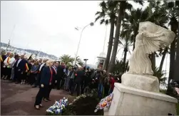  ??  ?? L’hommage à Jeanne d’Arc délocalisé à Cannes : une première.