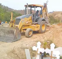  ?? /ABRAHAM MARTINEZ / EL SOL DE ACAPULCO ?? El Palmar ya sólo tiene 14 de las 300 fosas para víctimas de Covid