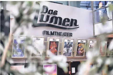  ?? FOTO: STEPHAN KÖHLEN ?? 2019 sahen im Solinger „Lumen“alleine 16.500 Besucher den Top-Hit „Avengers: Endgame“. 2020 erreichten die drei bestbesuch­ten Filme „Bad Boys for Life“, „Star Wars“und „Tenet“noch nicht einmal zusammen diesen Wert.