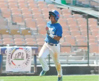  ??  ?? Wander Franco durante un partido de la Internatio­nal Prospect League (IPL), circuito en el que jugó.