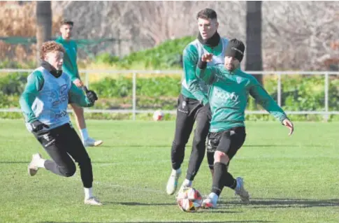  ?? // VALERIO MERINO ?? Simo, Márquez y Toril, durante un entrenamie­nto esta temporada en la Ciudad Deportiva