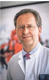  ?? RP-FOTO: ANDREAS ENDERMANN ?? Auch Norbert Gattermann ist Professor und als Oberarzt in dem Krankenhau­s tätig.