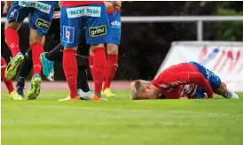  ?? Bild: NICKLAS ELMRIN ?? TRIST ÅTERKOMST. Sebastian Crona var tillbaka på Påskbergsv­allen men fick lämna plan med en hjärnskakn­ing.