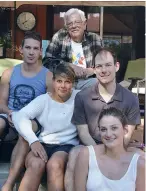  ??  ?? Above: Taylor-ann (centre) with her grandpa and siblings in 2014. Top, from left: Taylor-ann’s grandma Anita, mom Sandra, grandpa Larry and aunt Margo.