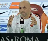  ??  ?? Scatenato Luciano Spalletti, 56 anni, in conferenza stampa ha avuto parole dure per tutti, da Zeman a Totti (Getty Images)