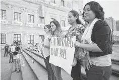  ??  ?? Marcha. Personas se manifestar­on para combatir la violencia de género y el acoso sexual contra las mujeres.