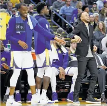  ?? Scott Strazzante / The Chronicle ?? Though he was in street clothes because of an ankle injury, Stephen Curry enjoyed his 30th birthday at Oracle Arena.