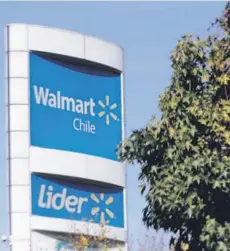  ??  ?? Walmart opera Lider, Express y SuperBodeg­a aCuenta.