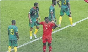  ?? Foto: AP ?? Embolo no quiso celebrar su gol con Suiza a Camerún el delantero nació en Yaoundé