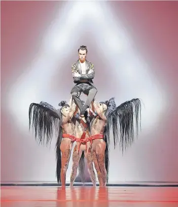  ?? FOTO: BETTINA STÜSS ?? Szene aus der Ballett-Produktion „Faust I – Gewissen“, die derzeit am Dortmunder Opernhaus zu sehen ist. Die Choreograf­ie hat Xin Peng Wang ersonnen.