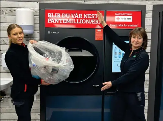  ?? FOTO: SPAR ?? Butikkmeda­rbeider Sunniva Tønnessen og butikksjef Lillian Reiersen på Spar Farsund gleder seg over at mange velger å pante tomgodset sitt hos dem.