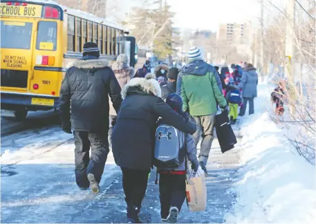  ?? JEAN LEVAC ?? Alta Vista Public School students go back to class on Monday after a long COVID-19 break. Federal funding will help reopened schools cope.