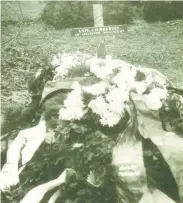  ??  ?? Lance Corporal Henry (Harry) James Beasley’s grave Picture courtesy of Marigold Cleeve,.