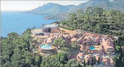  ?? . ?? El insólito Palacio de las Burbujas, en Cannes, propiedad de Pierre Cardin, que lo vende por 317 millones