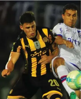  ??  ?? JUEGO. El Peñarol es uno de los equipos más conocido de Uruguay. (FOTO: @Campeonato­AUF)