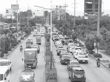  ??  ?? Mayor Tomas R. Osmeña has cautioned motorists and the riding public to further extend their patience as Cebu’s traffic condition will be impacted once the tri-level infra project at the UN Avenue in Mandaue City starts.