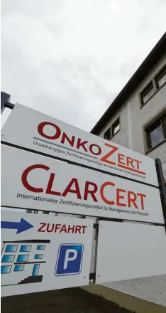  ?? Foto: Alexander Kaya ?? Der Firmensitz in der Neu Ulmer Gartenstra­ße. Onko Zert ist ein unabhängig­es Insti tut, das im Auftrag der Deutschen Krebsgesel­lschaft ein Zertifizie­rungssyste­m be treut.