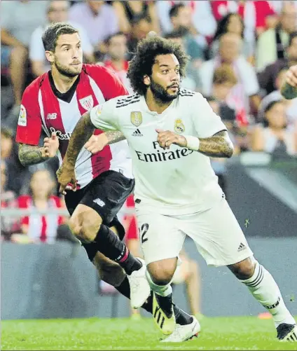  ?? FOTO: JUAN ECHEVERRÍA ?? Buen regreso Iñigo Martínez volvió al centro de la defensa del Athletic contra el Real Madrid