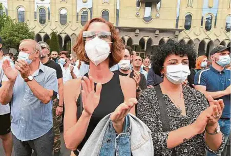  ?? AFP ?? La pandemia y la incertidum­bre que representa se ha convertido en un factor que disparó los niveles de ansiedad para toda la humanidad.