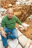  ?? Fotos: Marcus Golling ?? Einer, der für die Funde begeistern will: der Tübinger Archäologi­e Professor Ni cholas Conard.