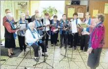  ??  ?? La chorale du club a animé le repas avec brio