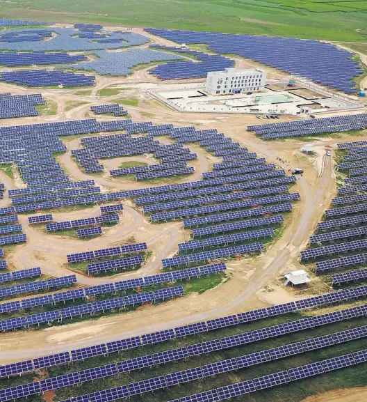  ?? ALLE FOTO: EPA /NTB SCANPIX ?? verdens fem største solfarmer.