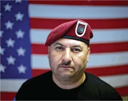  ?? Gregory Bull / AP ?? Héctor Barajas posa para una foto en la Casa de Apoyo a los Veteranos Deportados, conocida como ‘El Búnker’ en Tijuana, México.