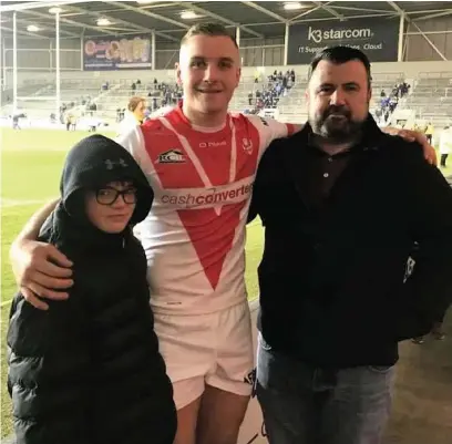  ??  ?? ●● Matty Lees with Marvin Connolly and son Deacon