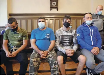  ?? Foto Igor Mali ?? Četverica (z leve), Darjan Hudorovac, Stanislav Mlakar, Sandi Brezar in Stojan Kovačič, je krivdo priznala.