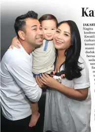  ?? FEDRIK TARIGAN/JAWA POS ?? MESRA: Raffi Ahmad dan Nagita Slavina menggendon­g Rafathar. Mereka menampik kabar pernikahan sedang bermasalah.