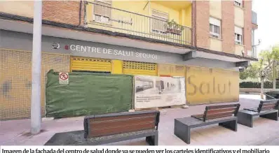  ?? Gabriel Utiel ?? Imagen de la fachada del centro de salud donde ya se pueden ver los carteles identifica­tivos y el mobiliario urbano exterior, lo que evidencia que la obra se encuentra bastante avanzada.