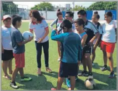  ??  ?? Maribel Rueda Soberanis mencionó que es importante el deporte para el sano esparcimie­nto