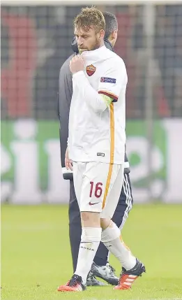  ?? GETTY IMAGES ?? Daniele De Rossi, grande protagonis­ta in campo, sconsolato nel finale