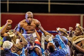  ?? /Gallo Images ?? South Africa’s only credible world champion, Moruti Mthalane, surrendere­d his title to UK’S Sunny Edward.