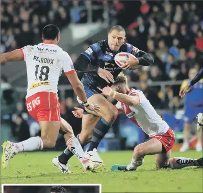  ?? PICTURE: JONATHAN GAWTHORPE. ?? HOME ADVANTAGE: Ryan Hall, seen above in action during their earlyseaso­n defeat to St Helens, is determined for Leeds Rhinos to finish in the top four and secure an extra home game during the Super 8s. Inset, St Helens’ influentia­l Matty Smith.