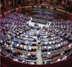  ?? Ansa ?? Camera incartata L’aula di Montecitor­io durante la discussion­e sulla legge elettorale