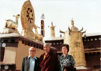  ??  ?? Epstein’s fourth visit to Tibet at age 70, on the 20th anniversar­y of the founding of Tibet Autonomous Region in 1985.