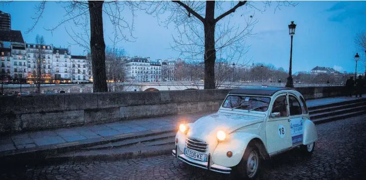  ??  ?? 2CV Paris Tours - you can see Paris by night