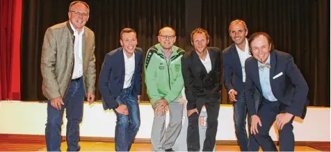  ?? Foto: Günther Stauch ?? Gemeinsam am Startblock: Ausdauer beweisen müssen in der Politik Edgar Kalb (links) und Bernhard Uhl (rechts), in ihrer Branche die geehrten Ultrasport­ler Jörn Sebesse, Martin Brenner und Herbert Gabriel.