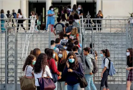  ??  ?? Ano letivo terminou ontem, com fim das aulas nos 1º e 2º ciclos: o próximo traz mudanças, para recuperar aprendizag­ens