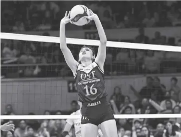  ?? ?? Negrense Cassie Carballo of the University of Santo Tomas Golden Tigresses emerged on top in the Best Setter and Best Server category after the first round of the UAAP Season 86 women’s volleyball tournament eliminatio­ns.
