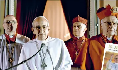  ?? GENTILEZA HISTORY CHANNEL ?? El elegido. Gustavo Yanniello - que por primera vez actuó ante una cámara- fue elegido por su notable parecido al Papa. Y como Francisco, es del barrio de Flores. A la izquierda, la tapa de la biografía oficial de Jorge Bergoglio.