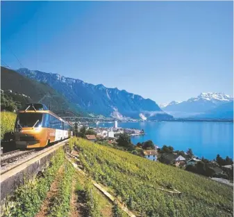  ??  ?? 全瑞士最熱門的黃金景­觀列車。
（圖皆為作者提供）