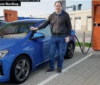  ??  ?? Von wegen „begrenzte Reichweite“: Lucas Hudribusch fuhr mit seinem Hyundai Ioniq bis zum Nordkap.