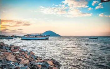  ?? Picture: Sabino Parente/123rf.com ?? THE LAP OF LAZINESS A lovely day on Lake Malawi.